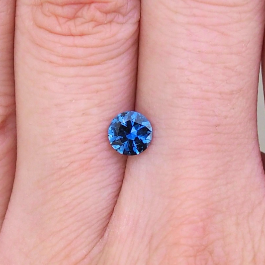 0.85ct Round Blue Sapphire
