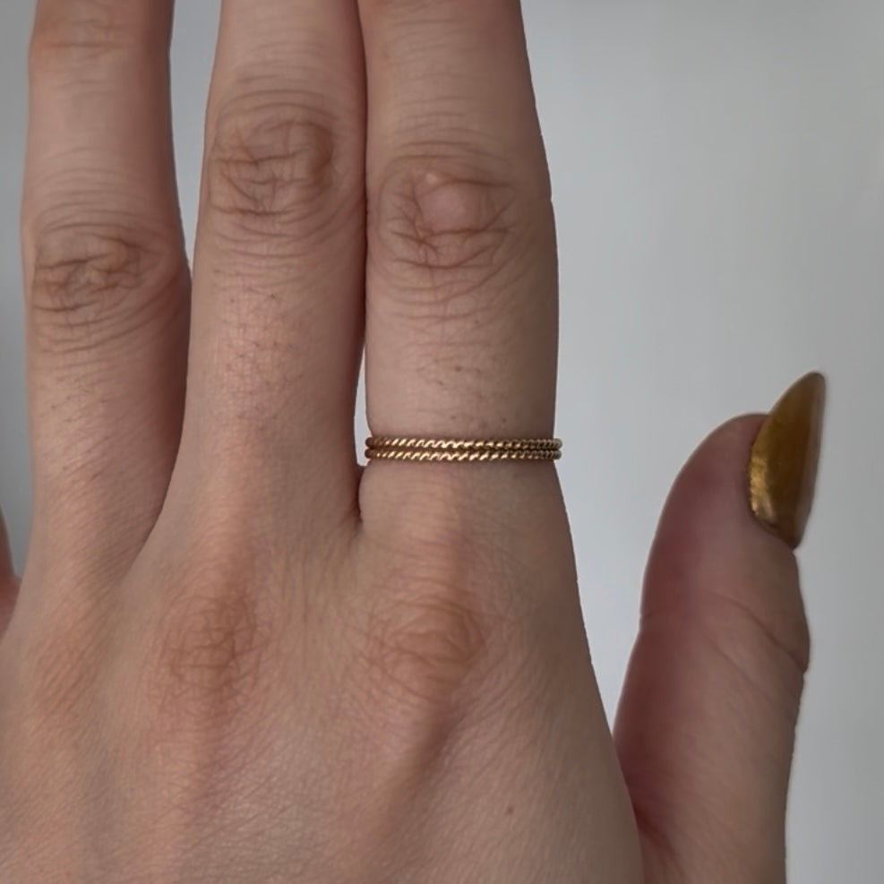 14K 1.0mm Twisted Band