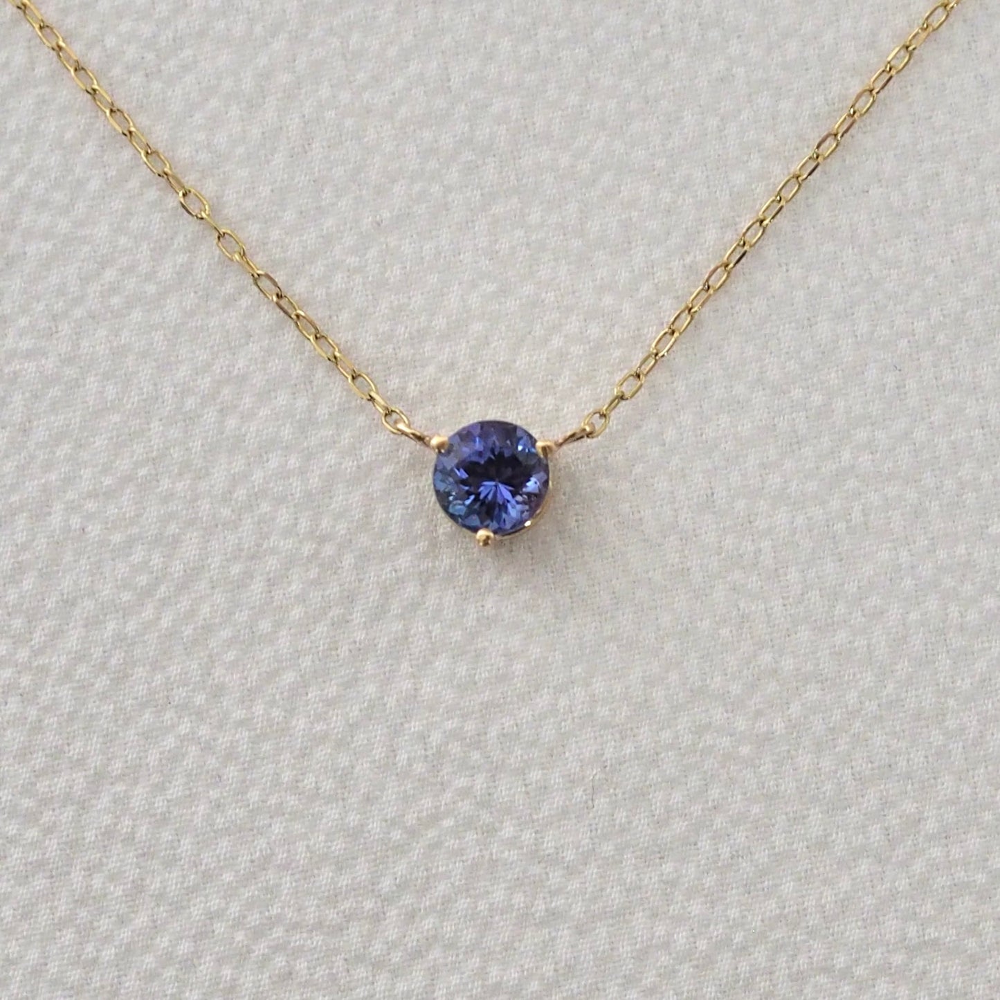 5mm Round Tanzanite Floating Gem Necklace